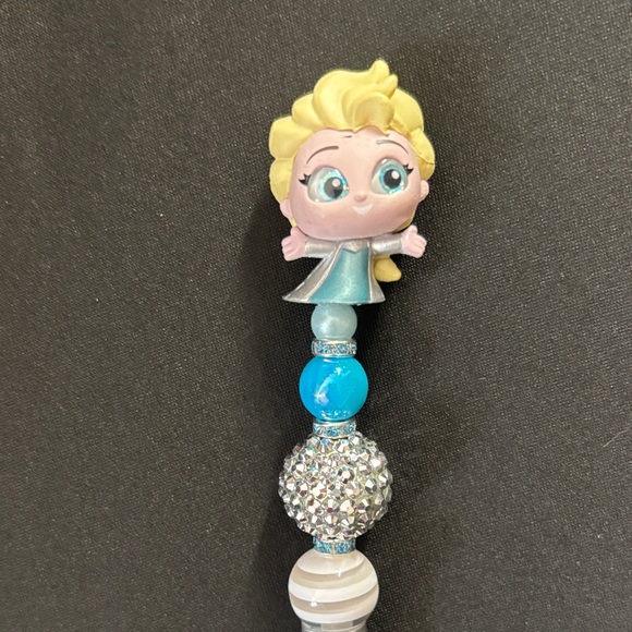 Handmade Disney Doorable Elsa Pen - Picture 3 of 5